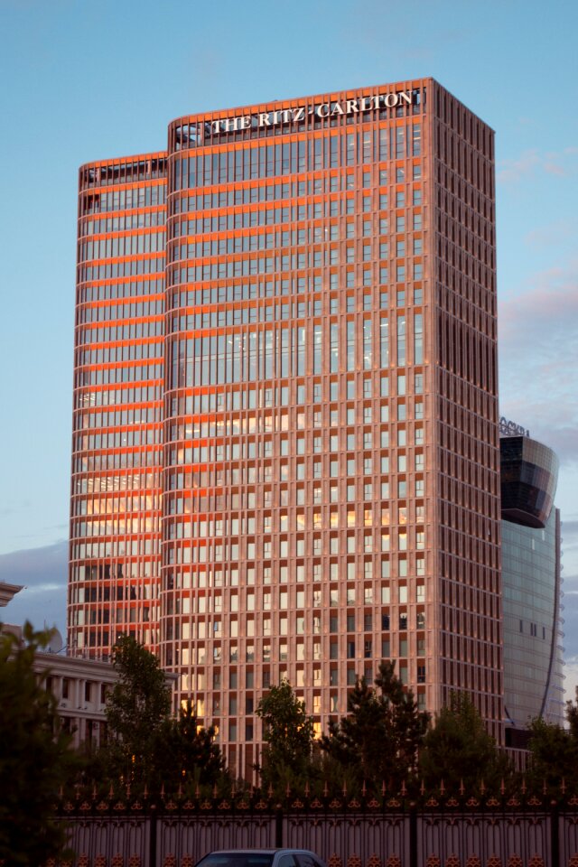 City summer skyscraper