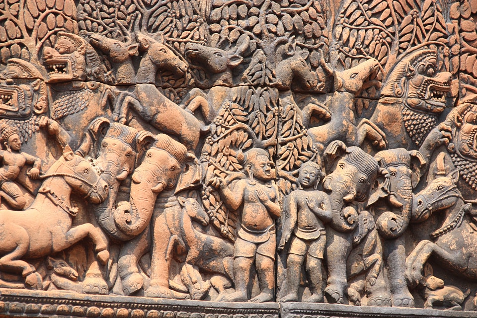 Banteay srei temple complex stonemasonry