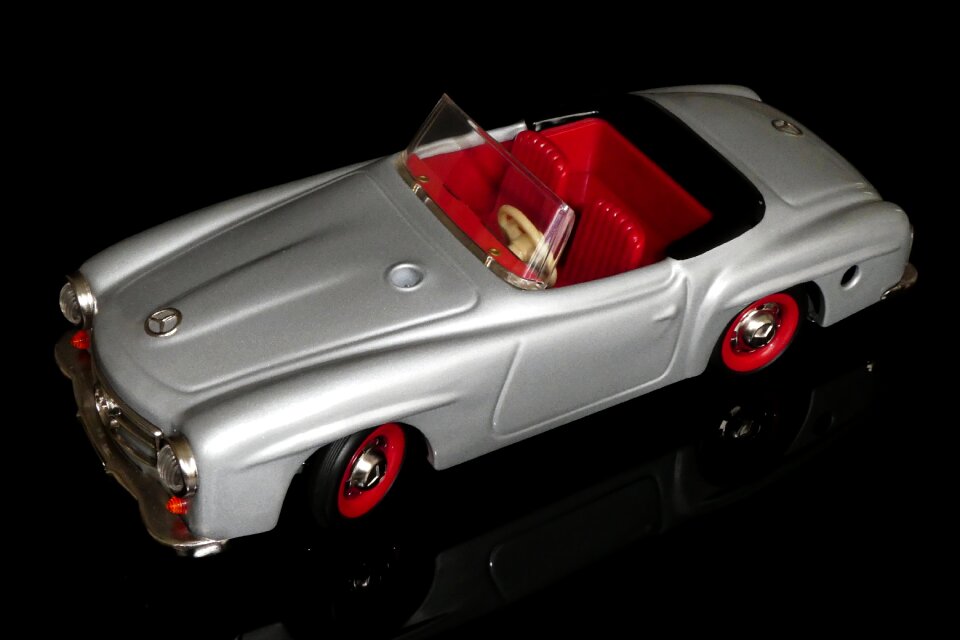 Tin toys toy car antique