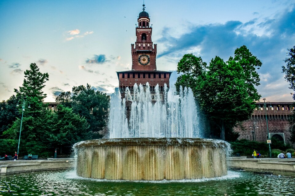 City attraction architecture