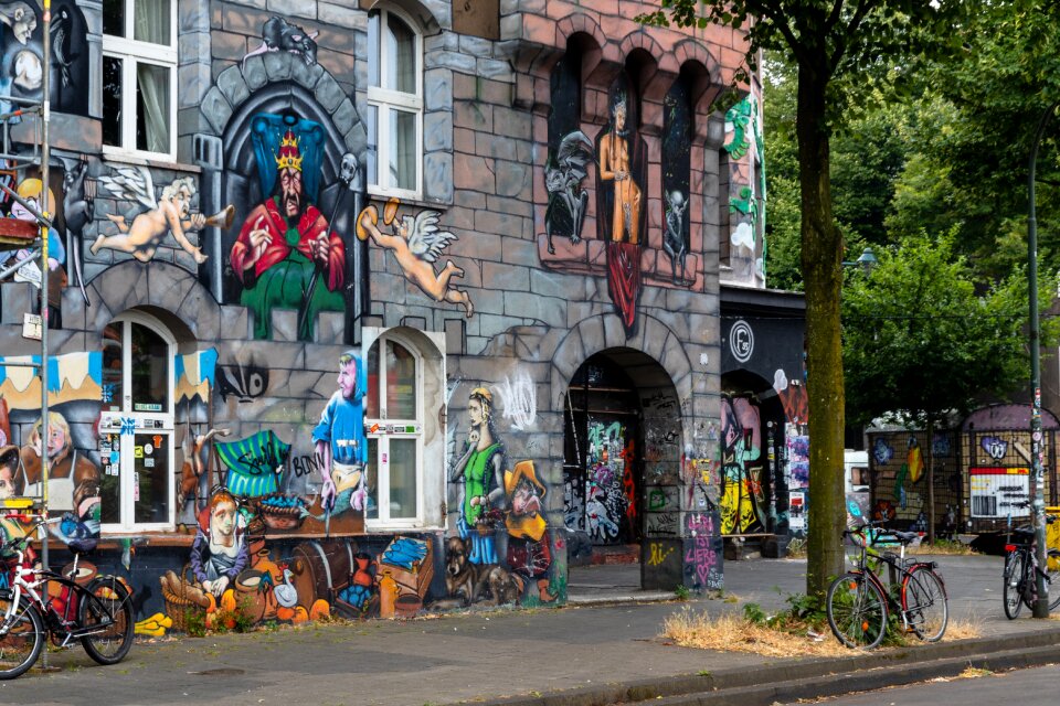 Flingern house colorful