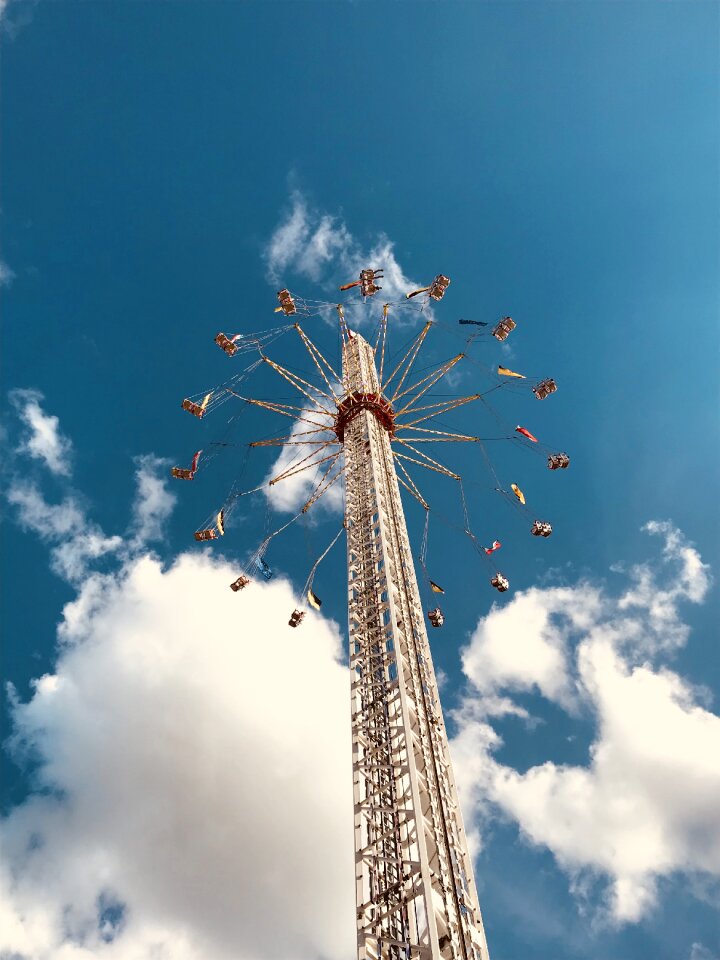 Ride attraction folk festival