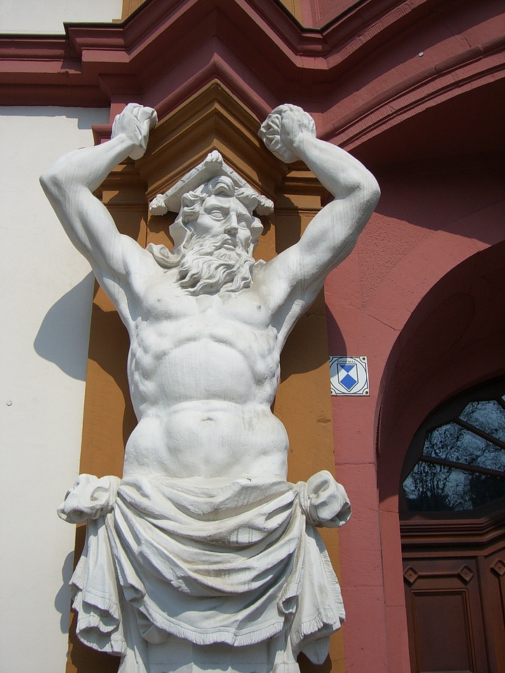 Monument building historically