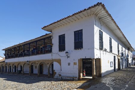 Colonial style architecture houses photo