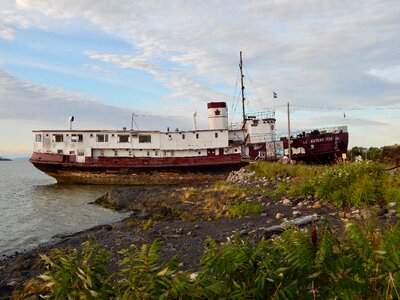 Beach water wreck photo