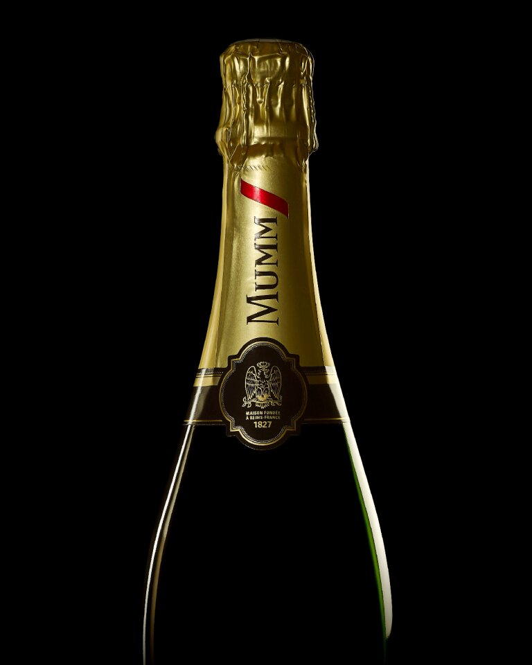 Alcohol wine liquid