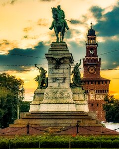 Statue lombardy city