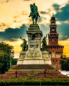 Statue lombardy city photo