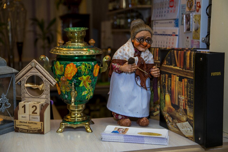 Grandma cottage table