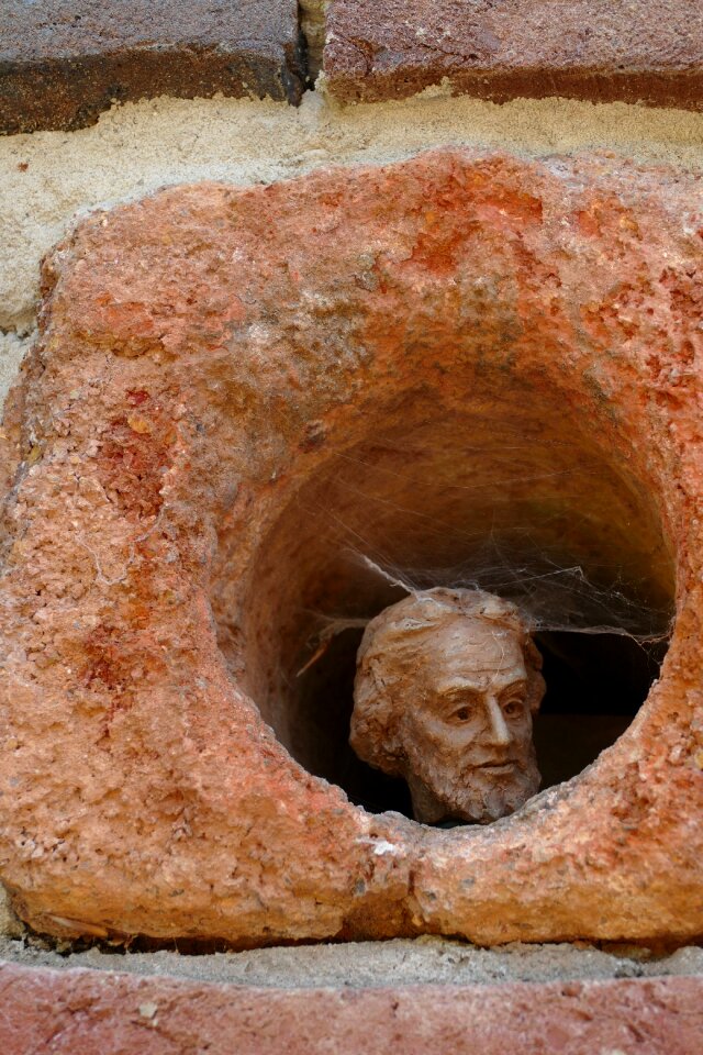 Art stone spider web