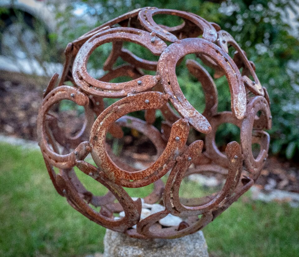 Metal rusty ball