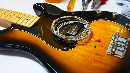 Instrument strings pickup