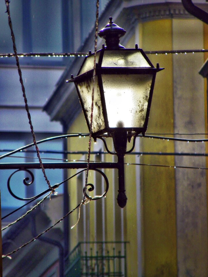 Alley lamppost new door