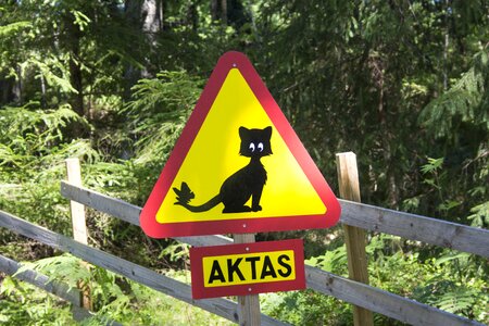 Traffic caution symbol