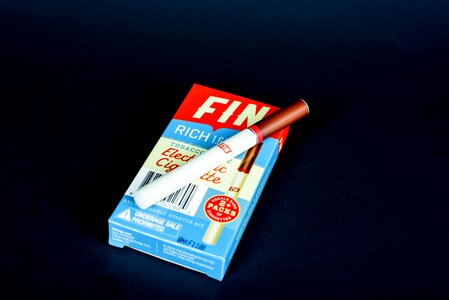 Electronic cigarette fin cig photo