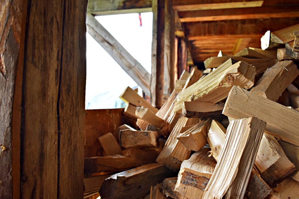 Hut mountain hut saw