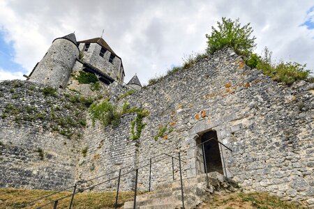 Pierre middle ages castle