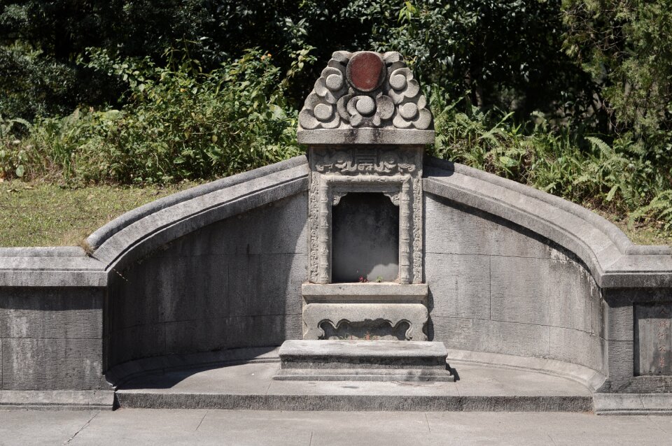 The grave worship the qingming festival