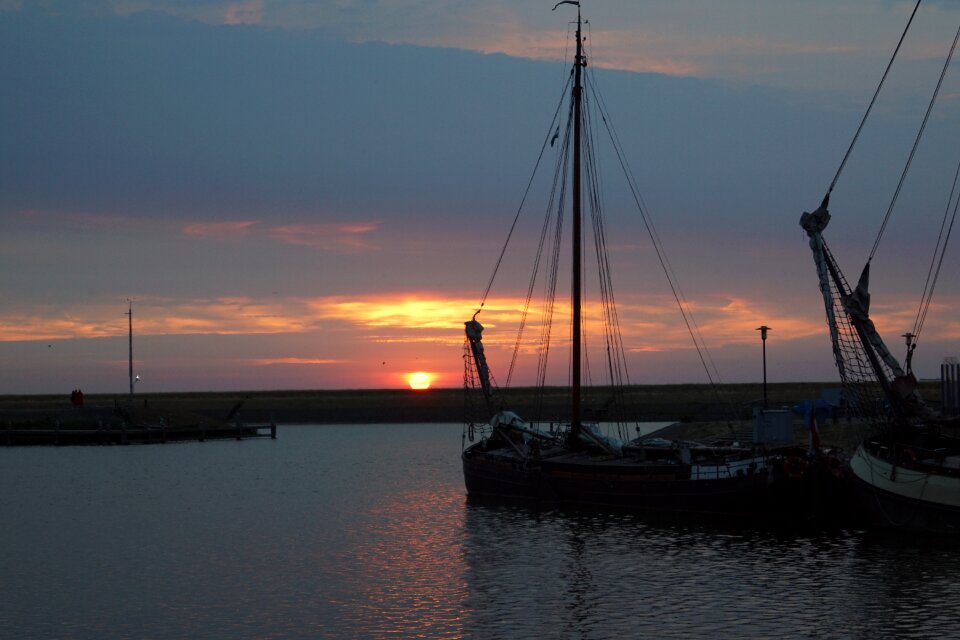 Sailing boat water rest