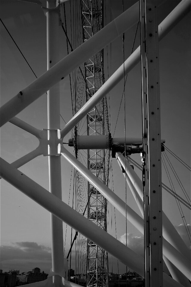 London eye detail bw