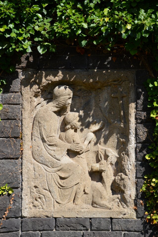 Sculpture stone figure artwork