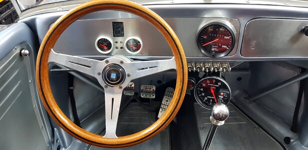 Auto classic clocks photo