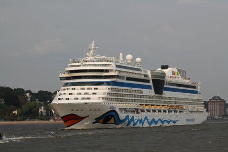 Hamburg port aida