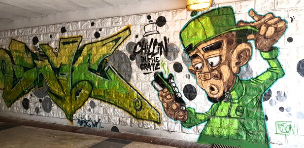 Chill mural graffiti