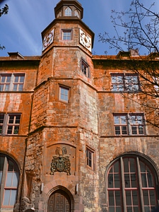 Marketplace monument coat of arms