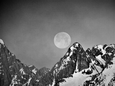 Morning wyoming gray moon