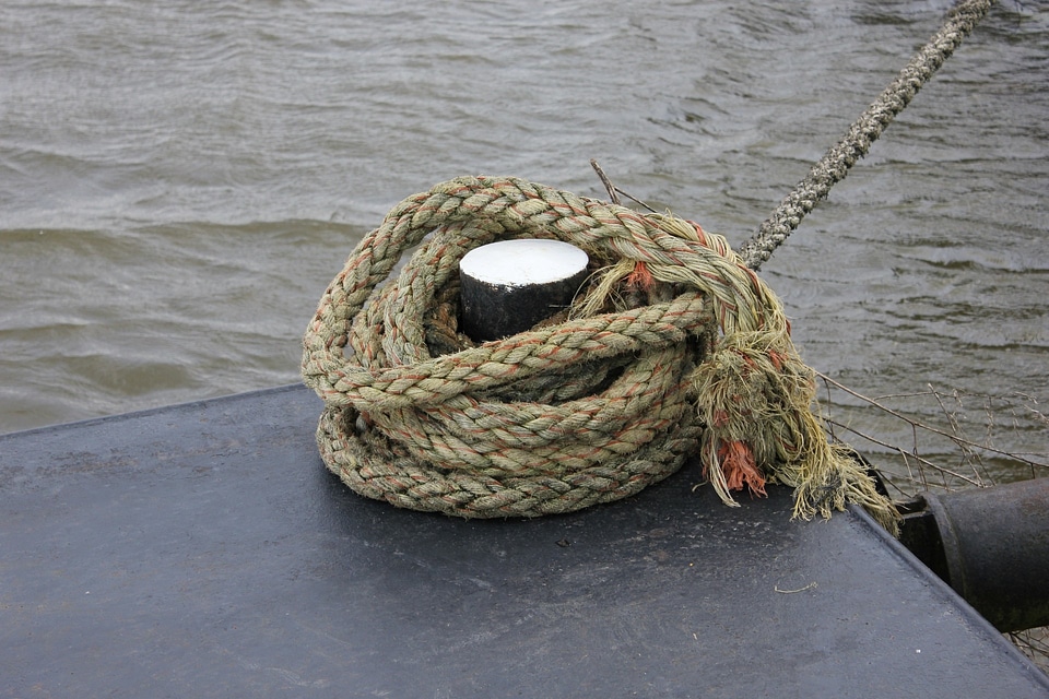 River vessel capstan