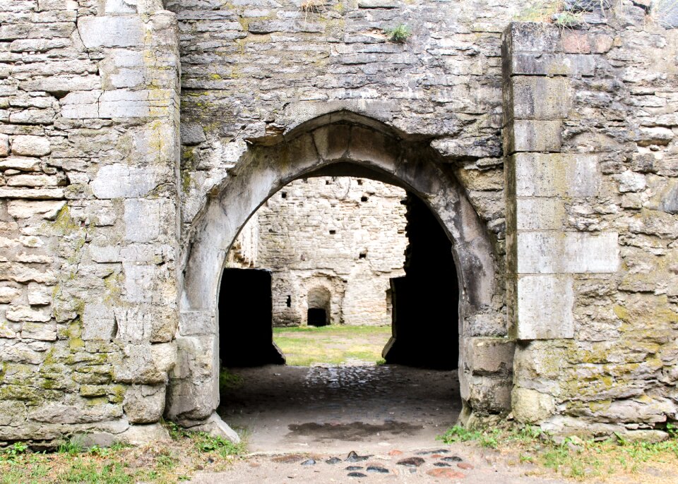 Decay ruin lapsed