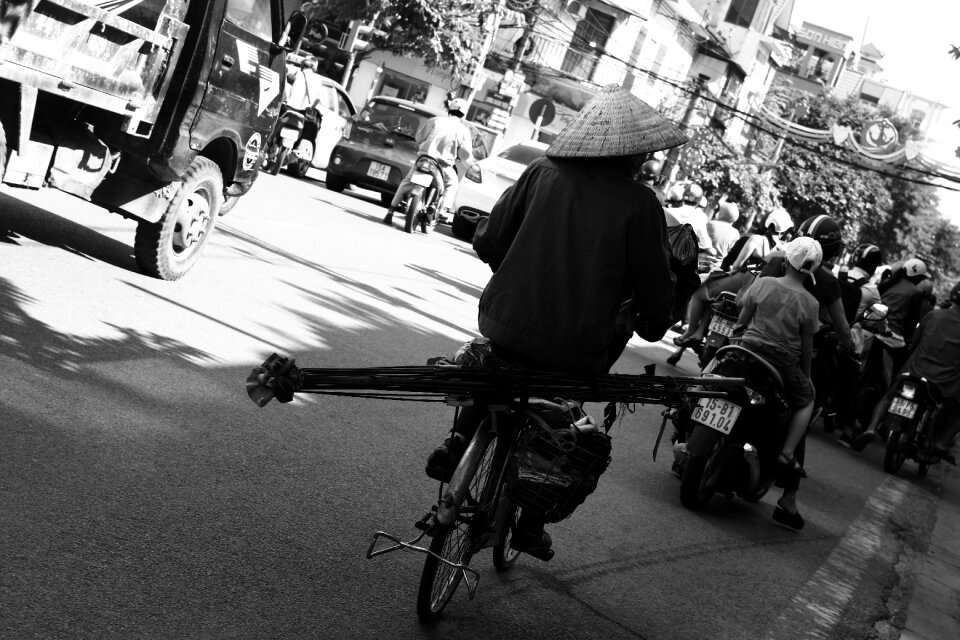 Vietnam worker road