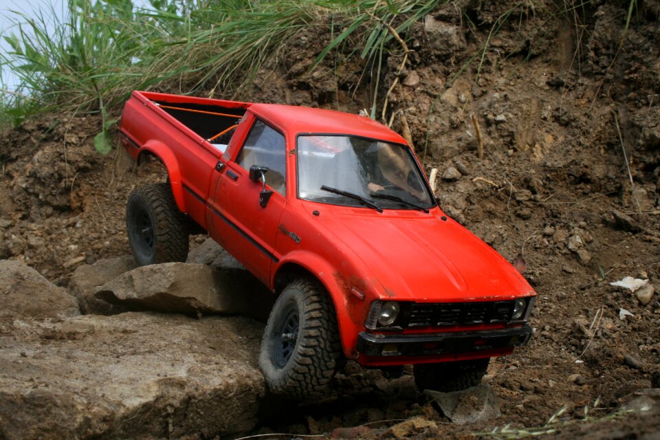Toyota hilux rc crawler