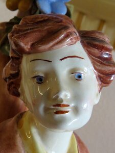 Statue porcelain color