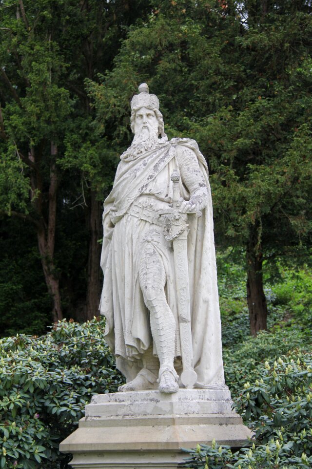 Sculpture emperor monument