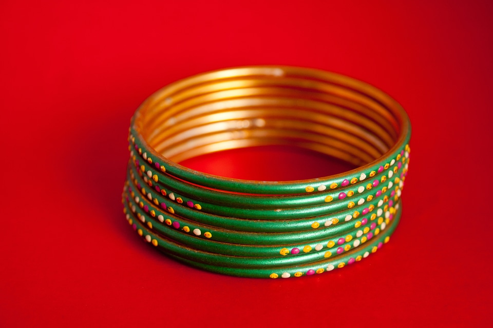 Hand accessory green