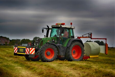 Tractor tug landtechnik photo