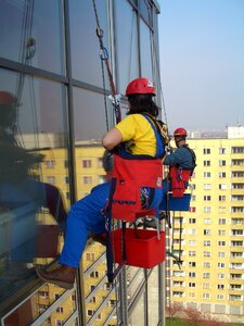 Glass cleaning mirroring
