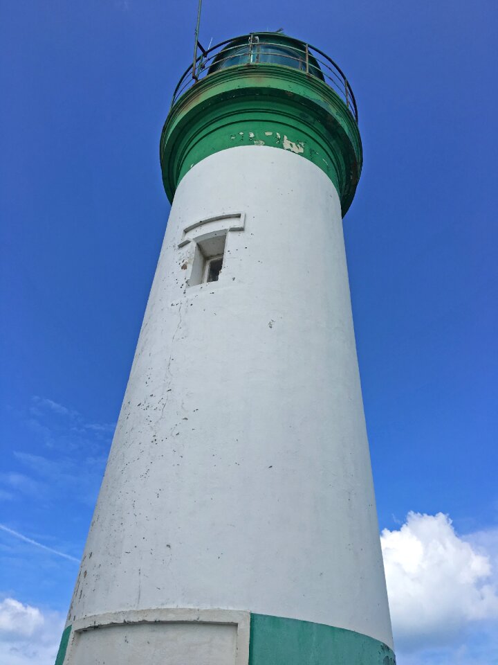 Side sky building