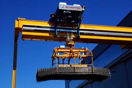 Crane technology steel trading semi-gantry crane