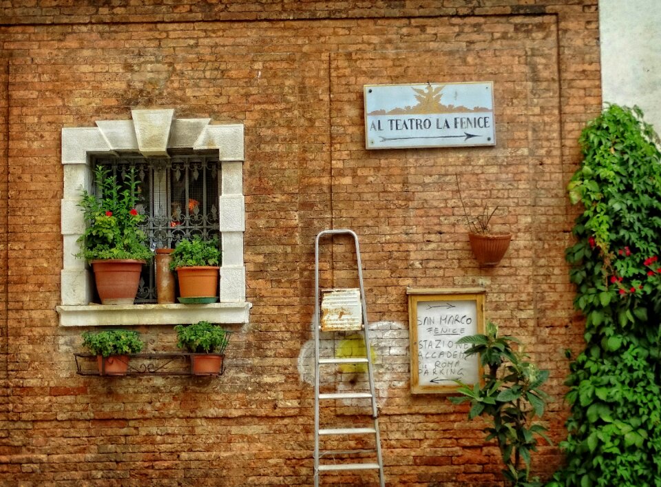 Venice hauswand italian