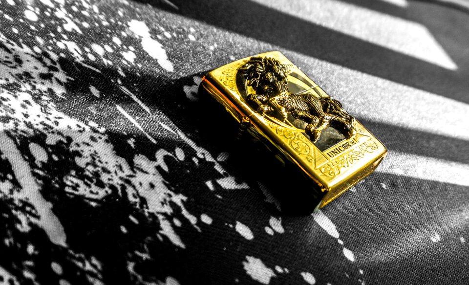 Zippo lighter cigarette lighter