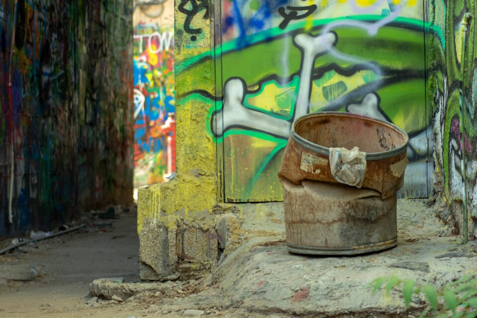 Wall painting graffiti