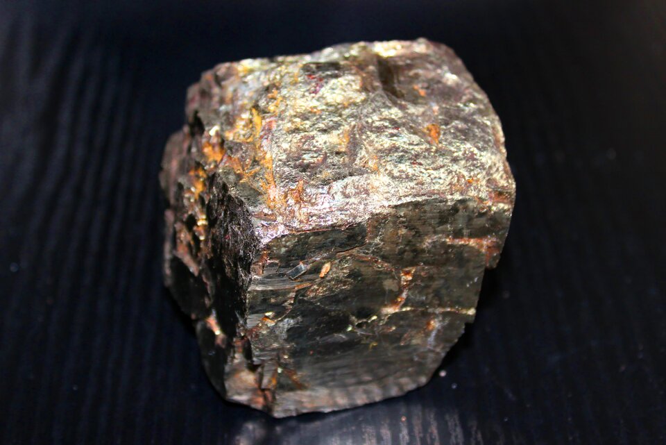 Stone metallic structure