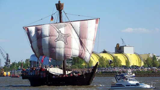 Festival elbe ship photo