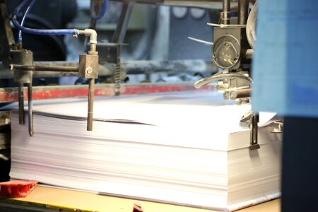 Offset printing macine printing services bruchure printing