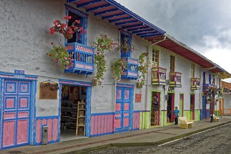 Architecture colonial style historically