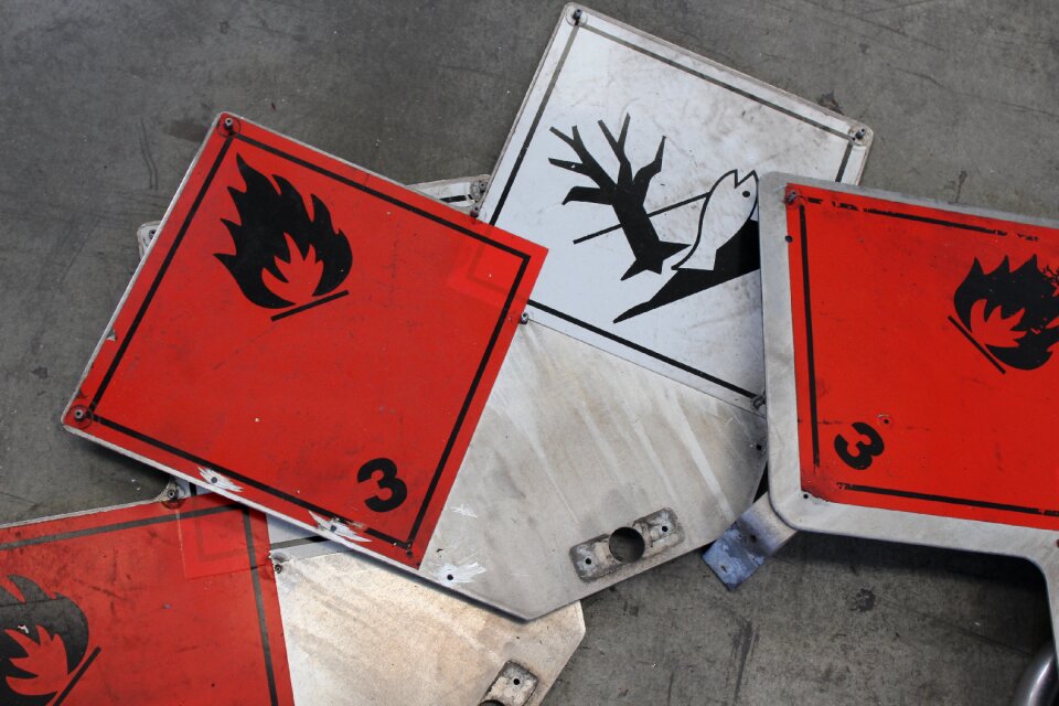 Message risk flammable