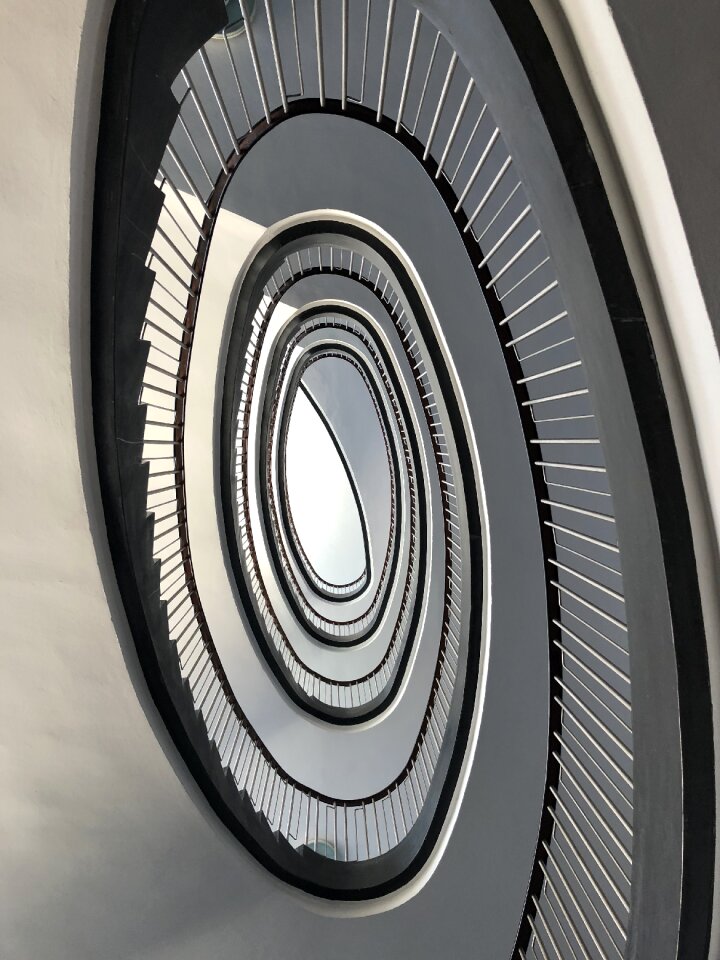 Oval stairs eye lockscreen wallpaper